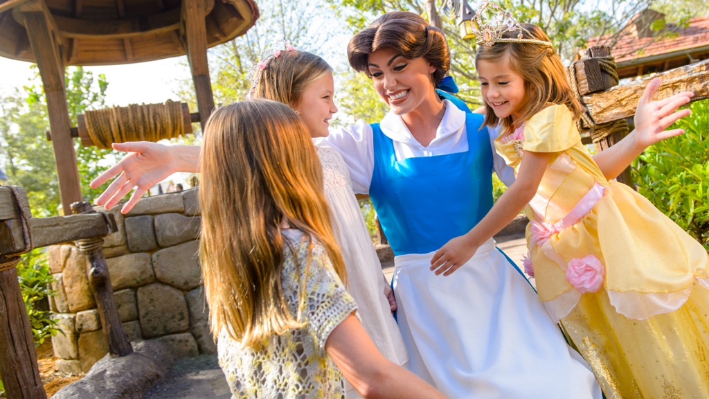 kids enjoying disney world