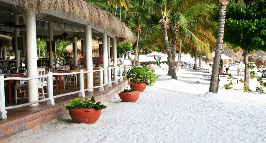 beach restaurant in st lucia